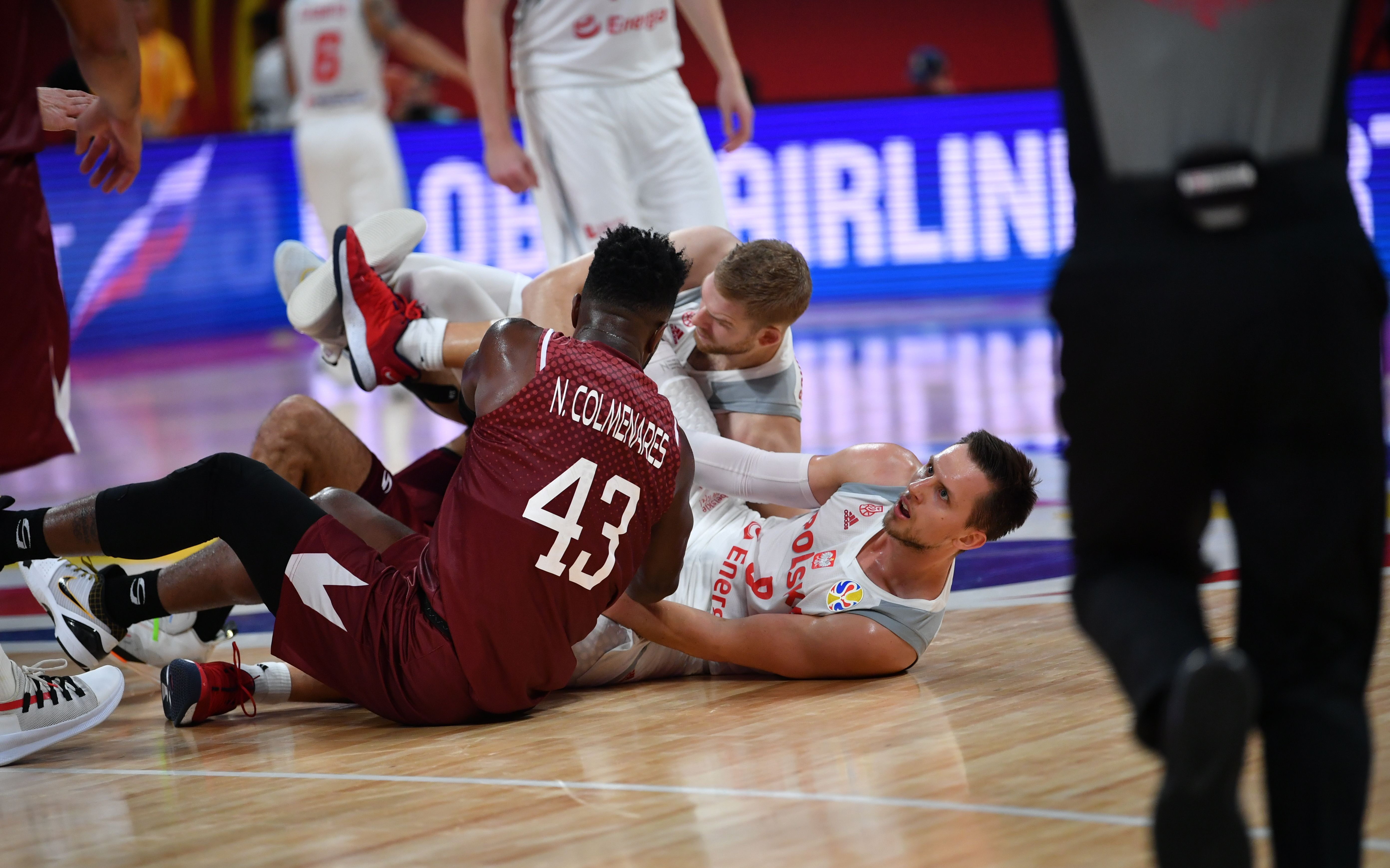 张家口队内线强硬，控制比赛局势，战绩斐然