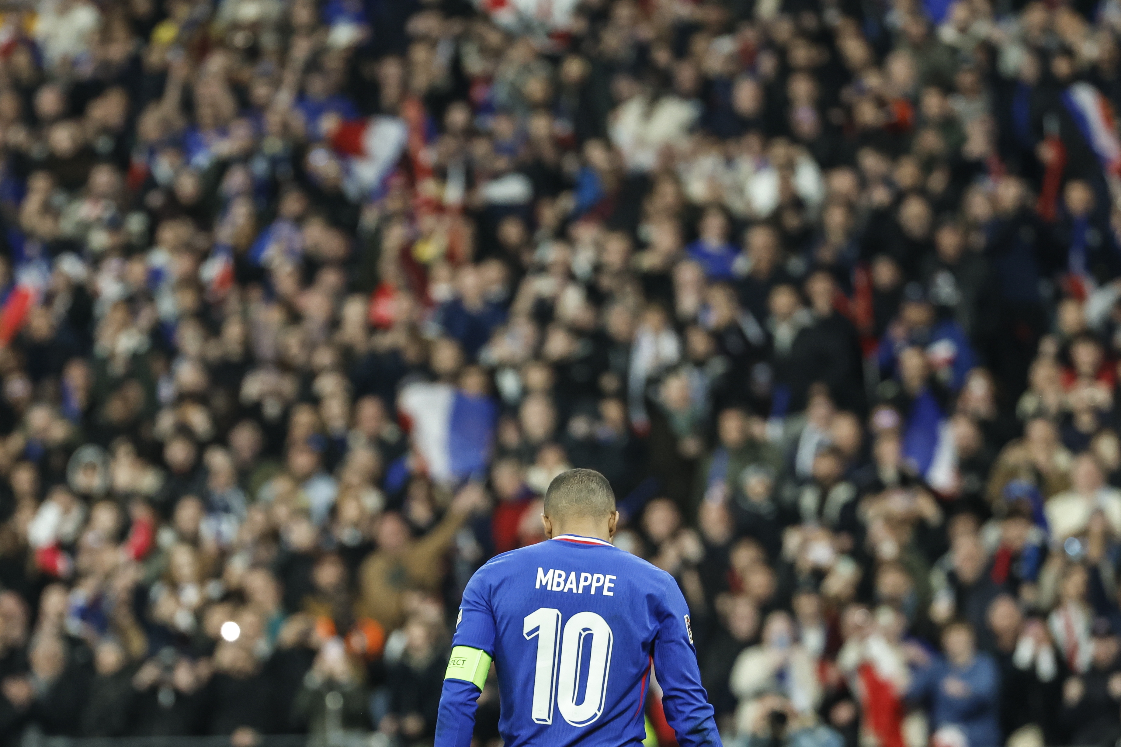 欧国联半决赛预测出炉,球迷热情高涨,引发热议 欧国联半决赛预测出炉,球迷热情高涨,引发热议