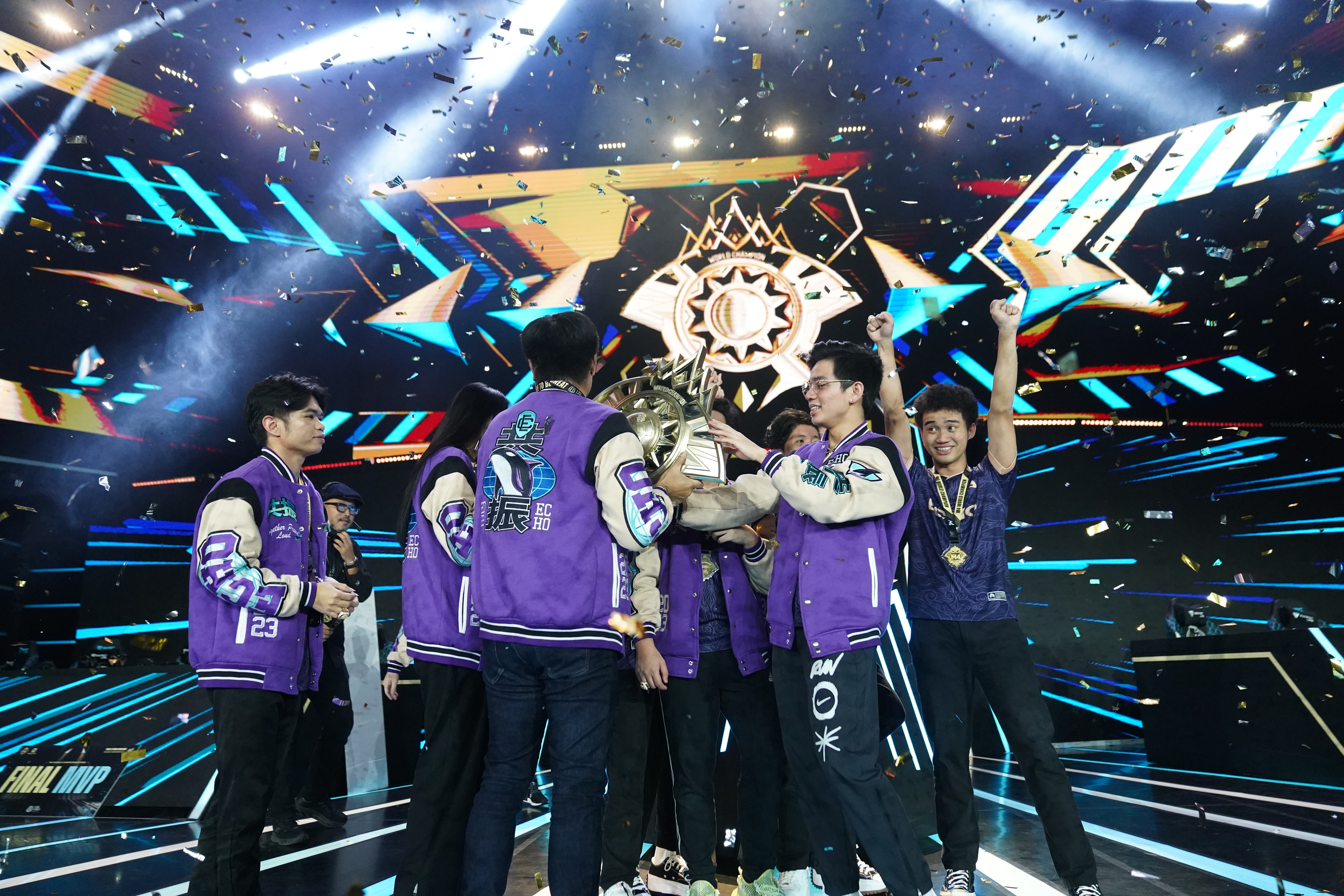 球场震撼!顶尖球队将在近期迎来决战,气势如虹 球场震撼!顶尖球队将在近期迎来决战,气势如虹