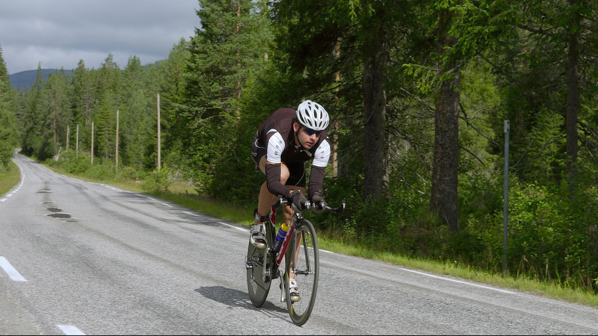 布鲁诺封王之战,3射1传撕碎利物浦,曼联提前终结争冠悬念!